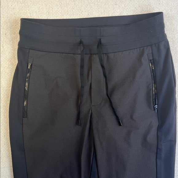 Athleta Headlands Hybrid Trek Jogger Size 4 Black Zip Pocket - Picture 3 of 8